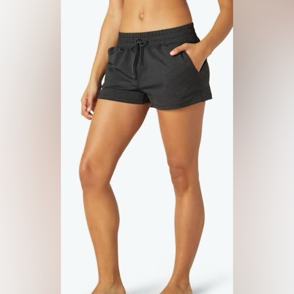 Beyond Yoga Worked Up Short Size XL Dark Gray Athleisure Athletic Workout Casual